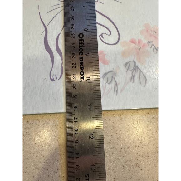 C Fung Miller Cat with Flowers Cutting Board. 11x8 - Picture 4 of 5